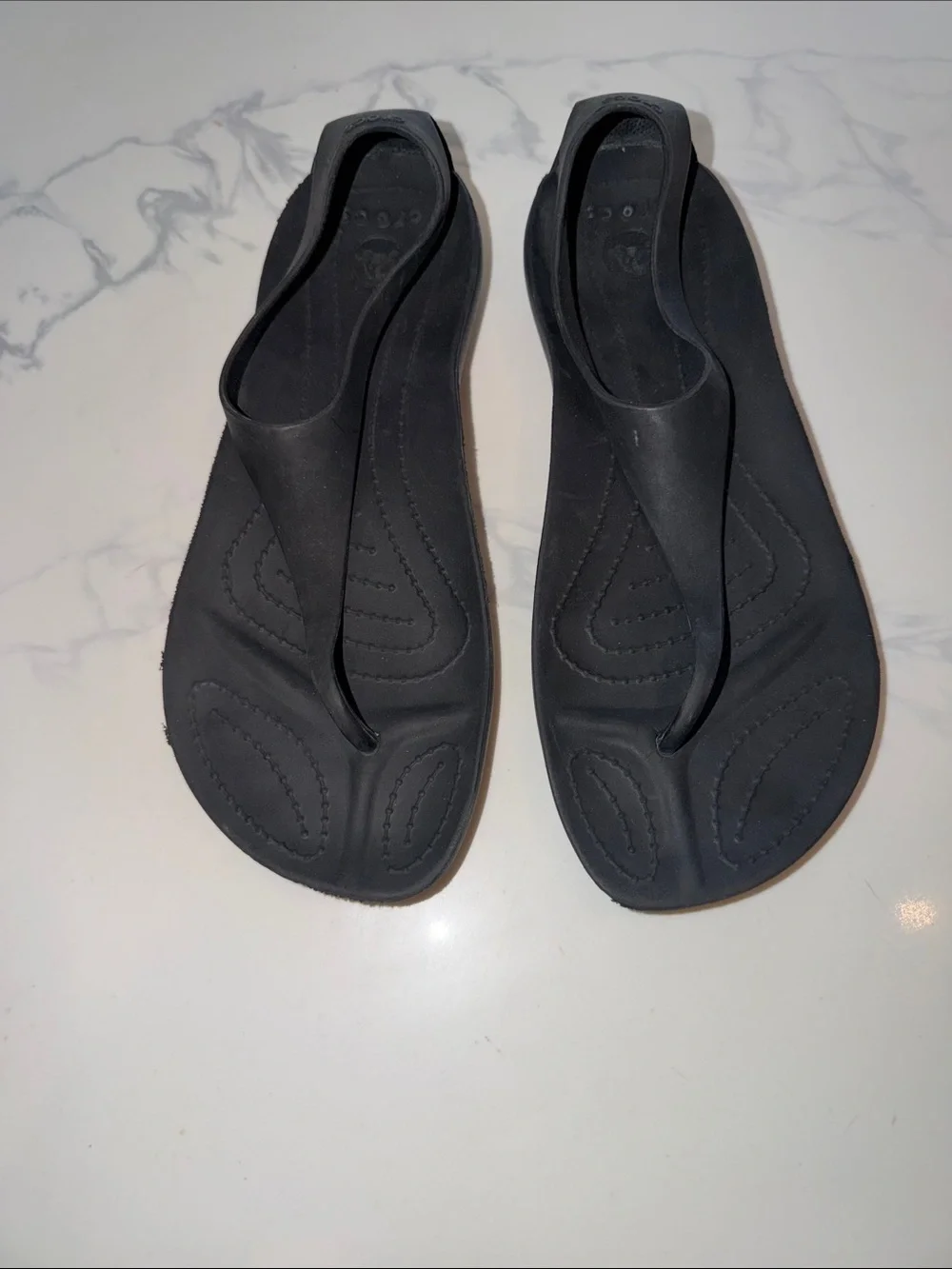 Croc’s Women's Black Slip-On Thong Sandals Size 7